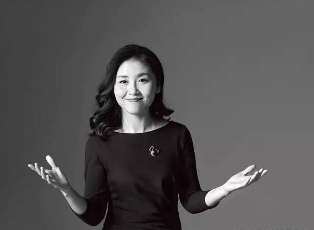 黄芊芊出生在1989年,家庭条件很普通,在江西上饶地区却是一