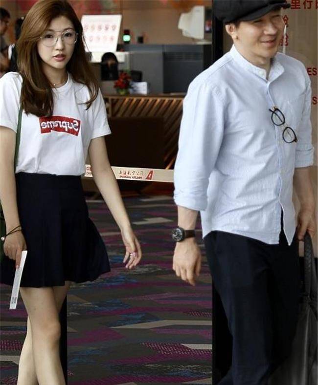 王希怡还是厉家菜第三代传人,家族在全球拥有多家厉家菜餐厅,实力雄厚