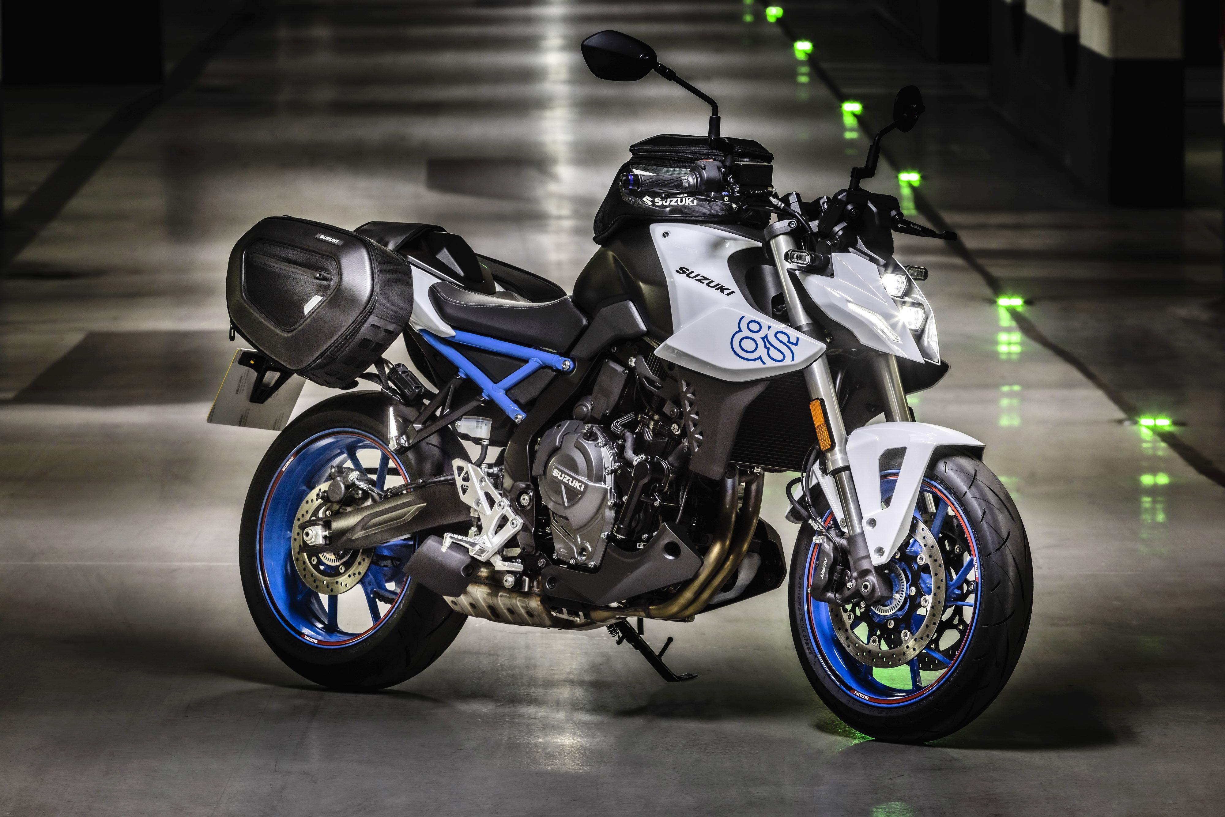 limitless fun. " 无限的潜力,无穷的乐趣 " 去形容新的 gsx-8s.