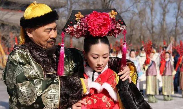 甄嬛传:为何安陵容的床,比华妃和甄嬛的床都大?