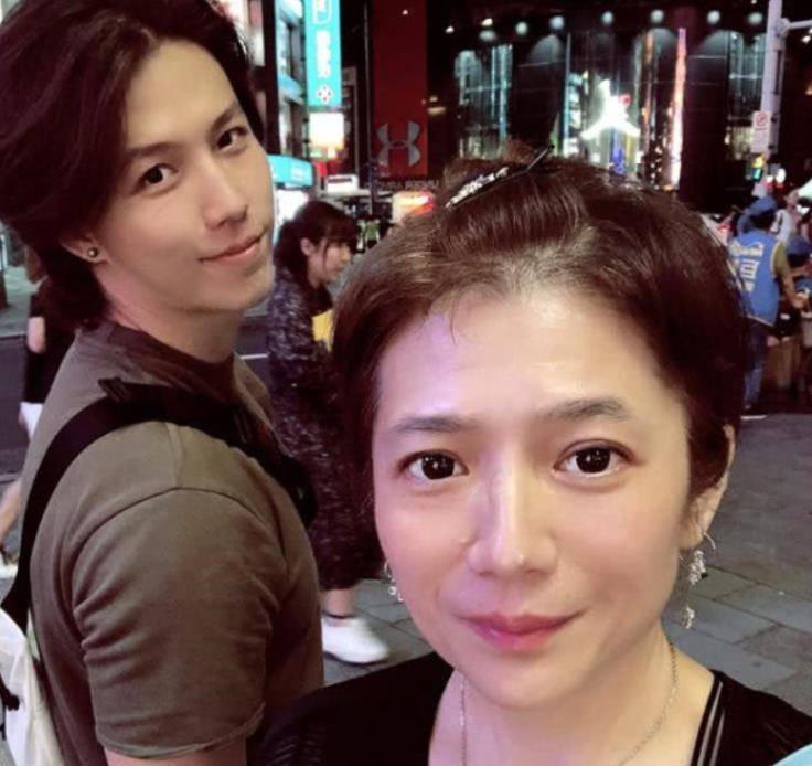 林瑞阳大儿子谈与父亲关系,直言已删除父亲的微信,不在乎家产_孩子_林