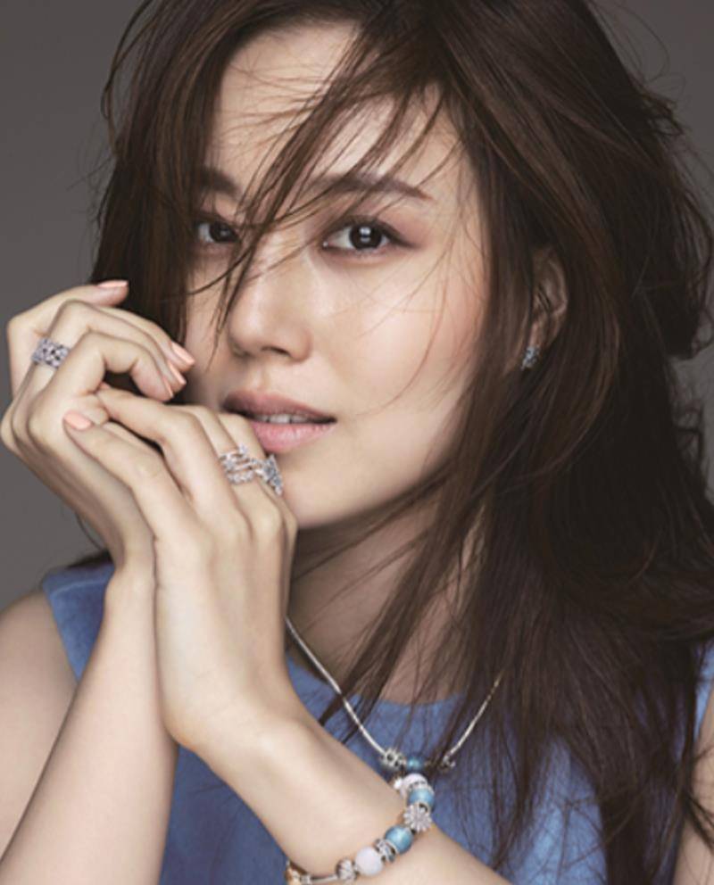 女明星中饭量天花板,和国民妹妹拿情侣奖,文彩元的演员路很自然_演技