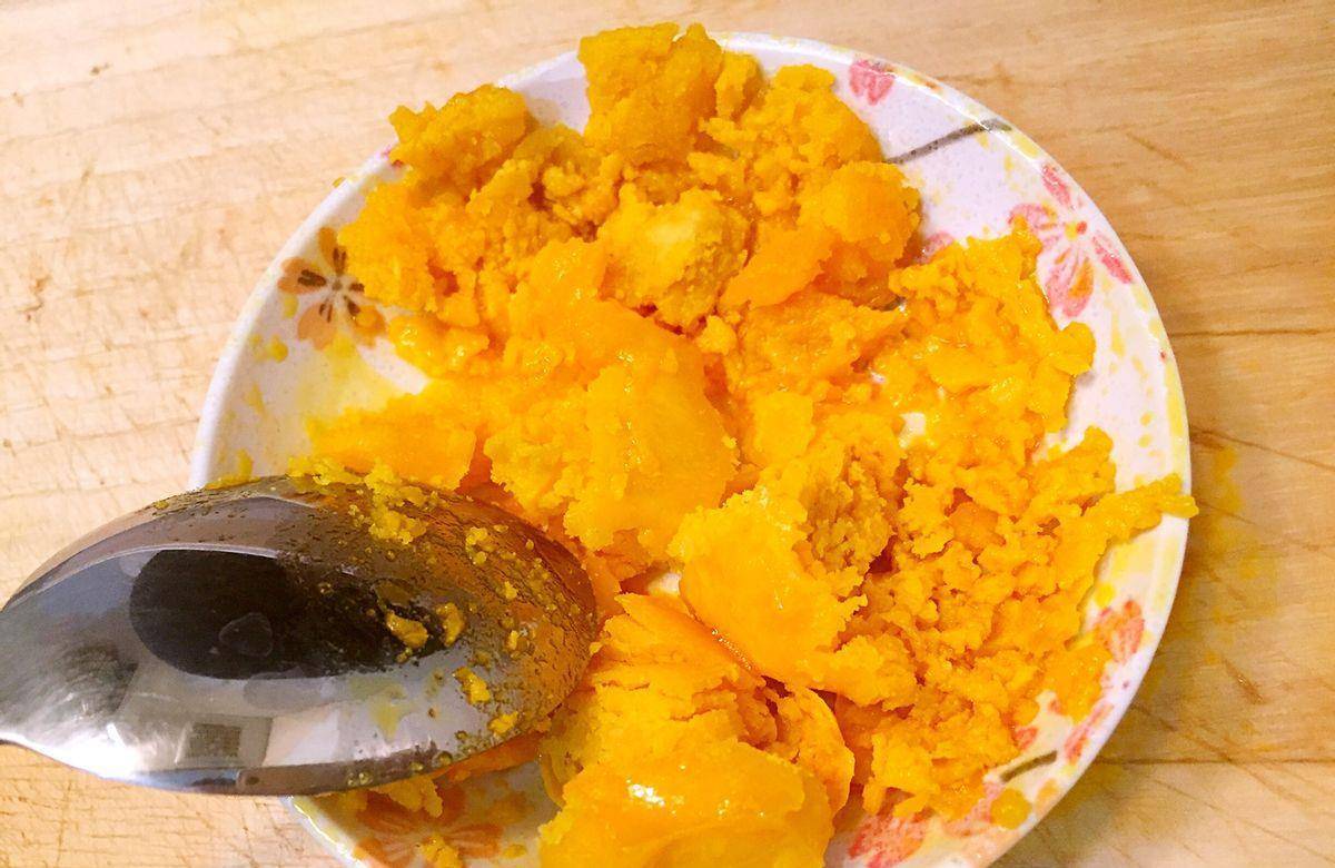 原创
            必学的甜品菜系：蛋黄焗南瓜，口味咸香，内里清甜，入口绵密
                
                 