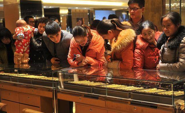 金店又被曝出"新猫腻",不少人已"中招",你被骗过吗?_消费者_黄金_价格