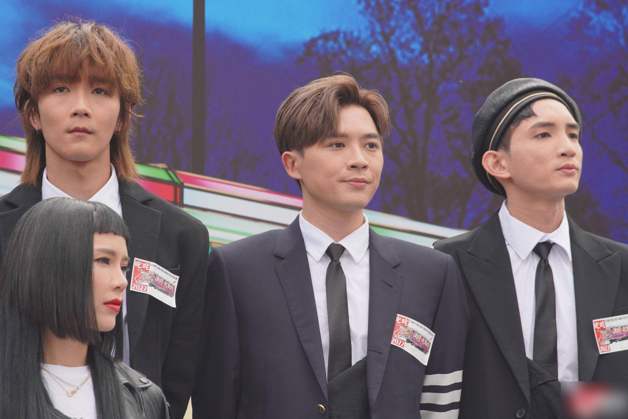 mirror事故后首合体复工,主办方突然掐断直播,众人脸上写满无奈_李启