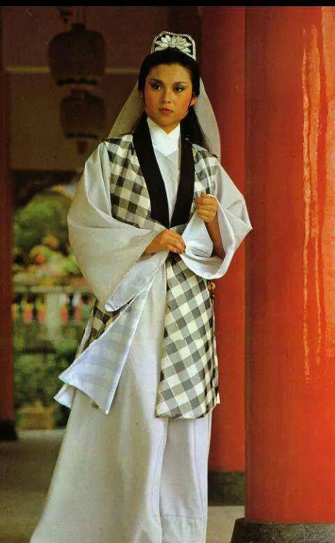 她是tvb第一代当家花旦,三次任性毁前程,65岁已经无人识_吕有慧_观众