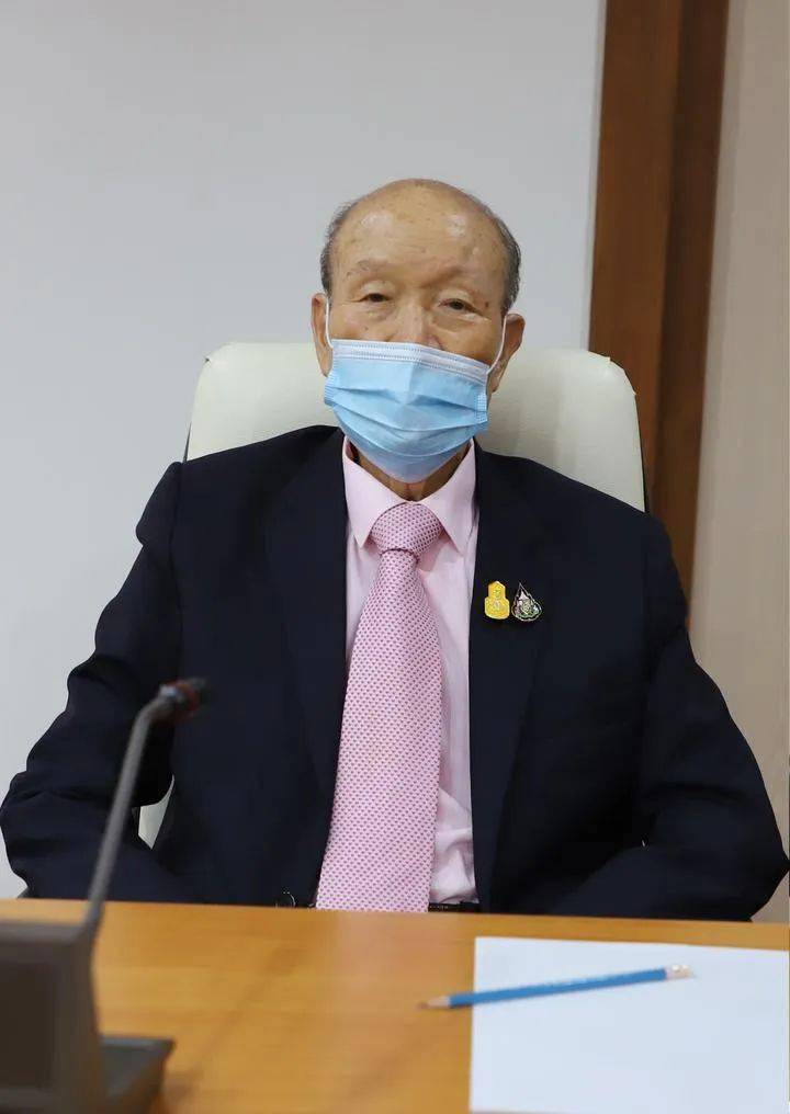 张朝江张朝江祖籍潮阳四区港头乡(今为潮南区胪岗镇),他在这里度过