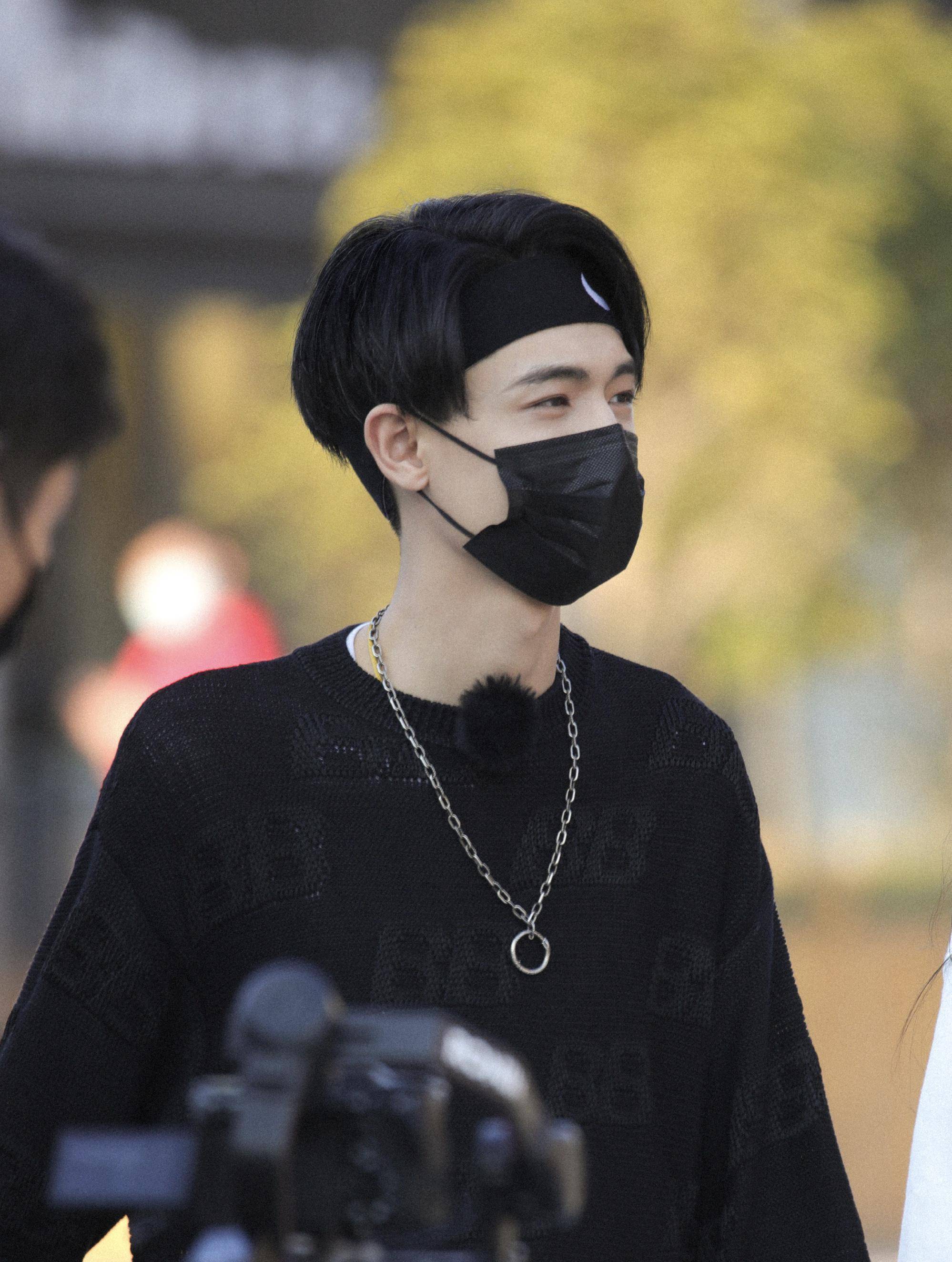 秦霄贤综艺扎堆,《美味夜行侠》刚收官,新综艺无缝接档_版型_身材