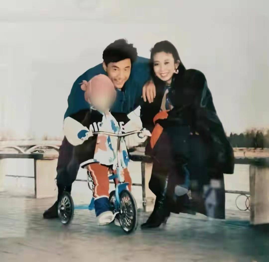 演员于荣光:晚年妻子为何要与他离婚?_王玉玲_电影_余荣光