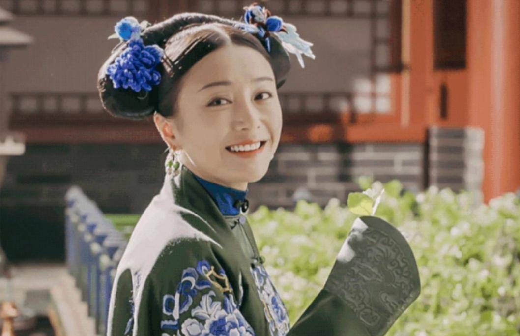 秦岚因为出演琼瑶剧《还珠格格》当中的知画而被大家所熟知,又出演了