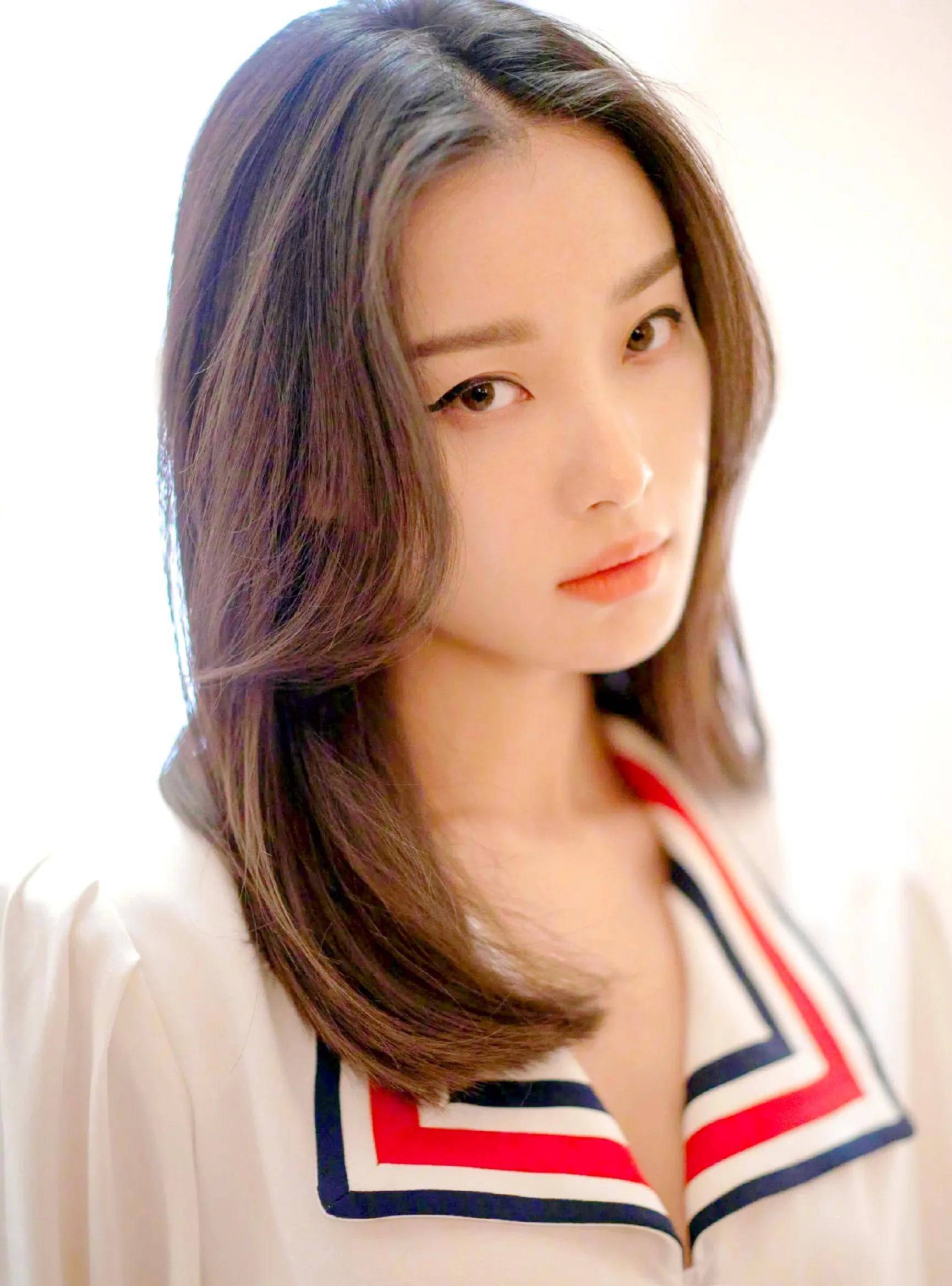 出道即巅峰？谋女郎倪妮的十年沉浮险成空，竟是刘德华拉了她一把_搜狐网