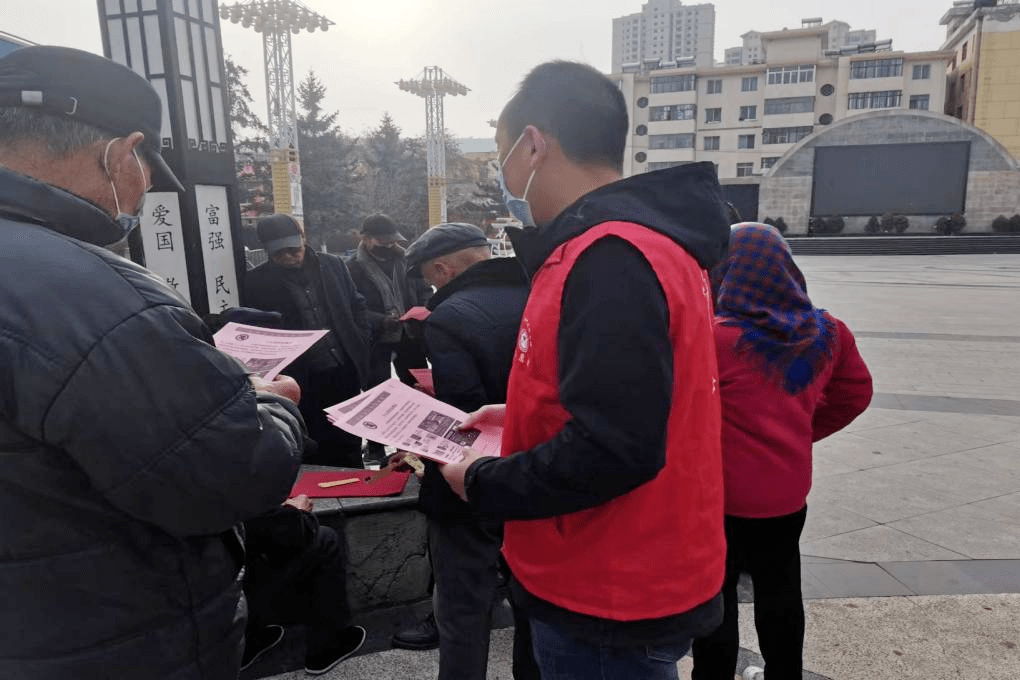 營造濃厚的消防宣傳氛圍,11月14日,定西市機關事務管理局在轄區立交橋