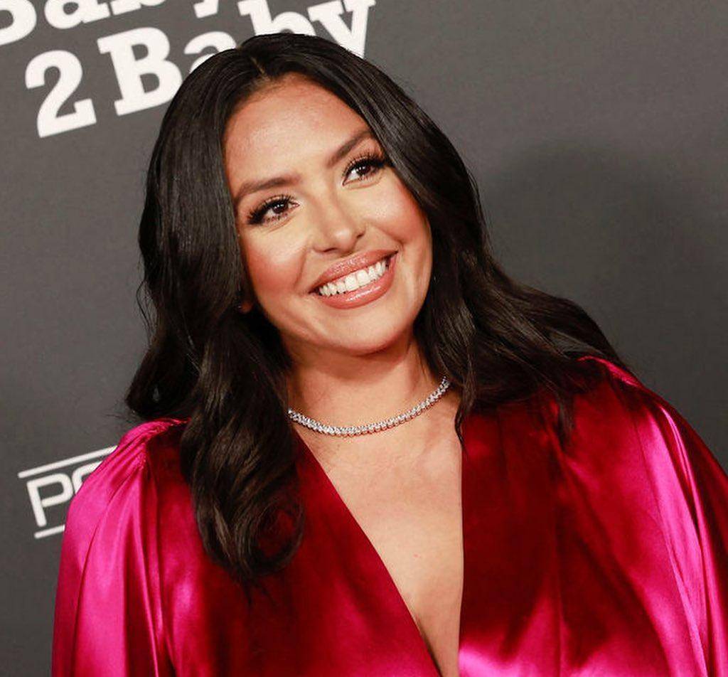 当你穿着粉色芭比娃娃走红地毯时,你的体重必须达到_瓦妮莎_vanessa