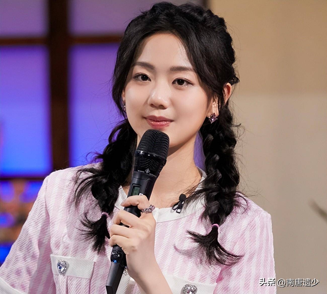 湖南卫视小花颜值变了,2人争一姐,2人火速上位,1人被淘汰_梁天_冯夕