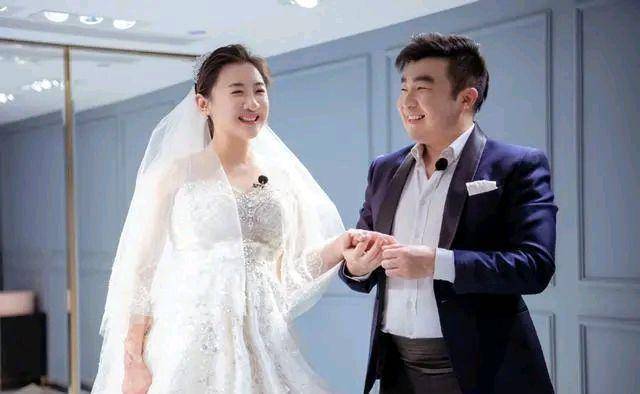 未婚妈妈何雯娜自食苦果,婚礼筹备与婆家严重分歧,直言太土了!