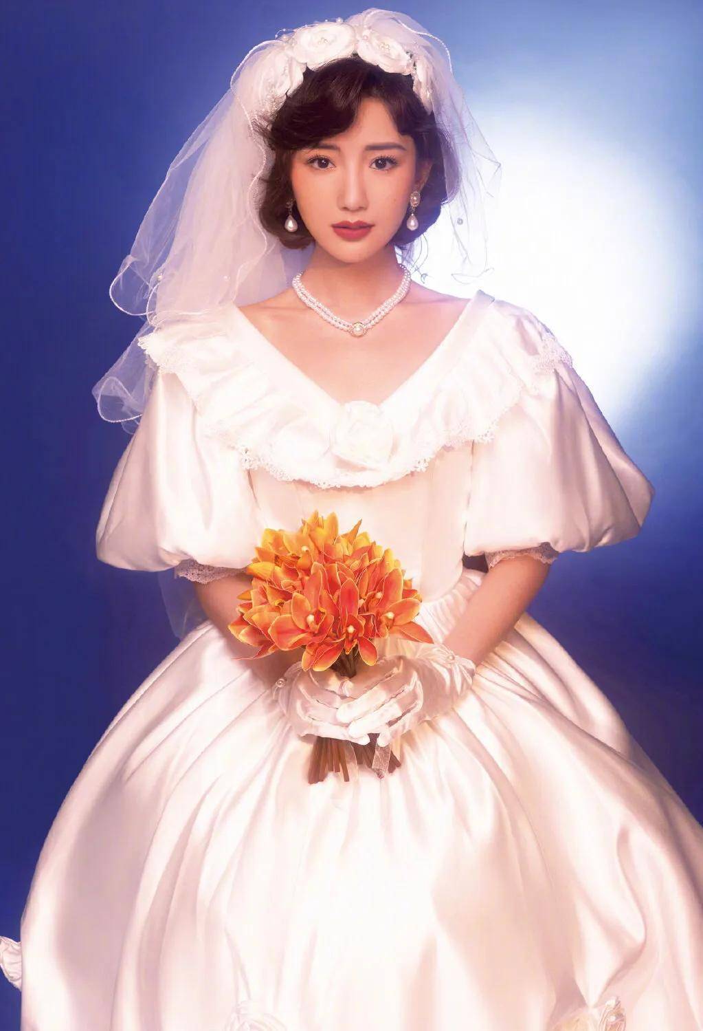 在《乔家的儿女》收官之际,毛晓彤晒复古婚纱照告别乔三丽_造型_美女