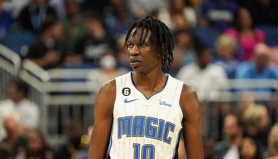 13米身高,中等身材,守门员风范!皇家季真的回来了吗?