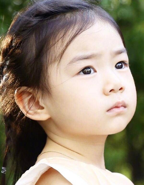 李承铉女儿才是整容式长大小时候与戚薇复制,如今比妈妈还美