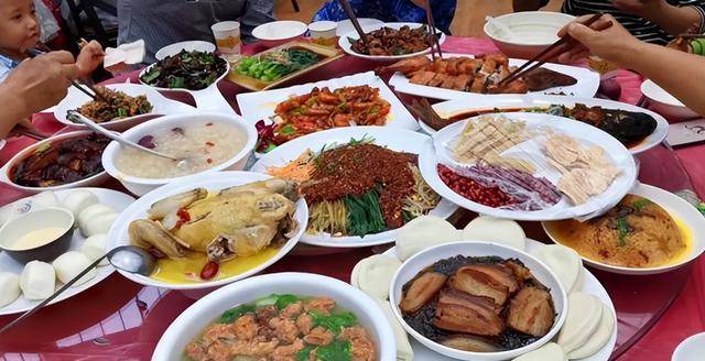 农村讲究"白事三菜不上桌",说的是哪三菜?别再闹笑话了