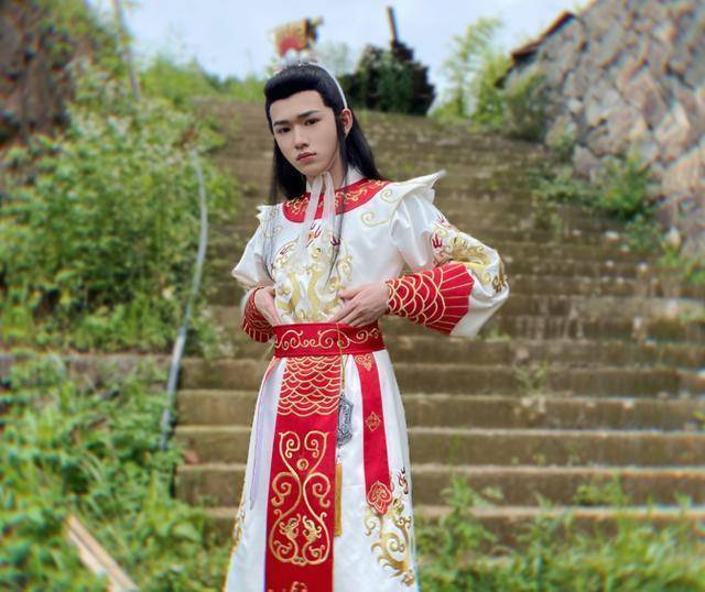 《萌探》新路透,杨紫cos哪吒太可爱了,我却被宋亚轩的古装圈粉_西游记