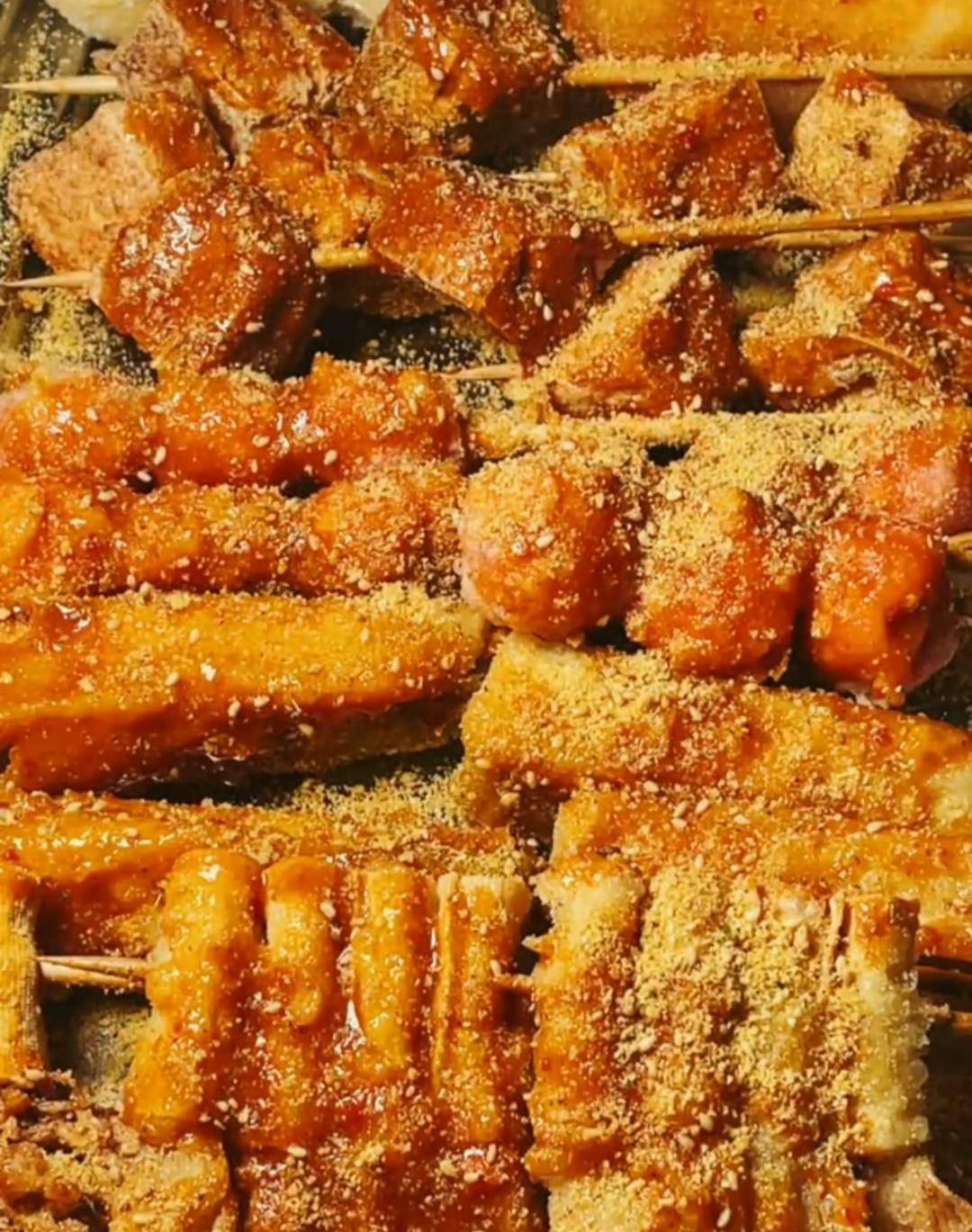 要想炸串做的好,除了炸串酱脆皮糊外,有一款过硬的撒料很重要_顾客