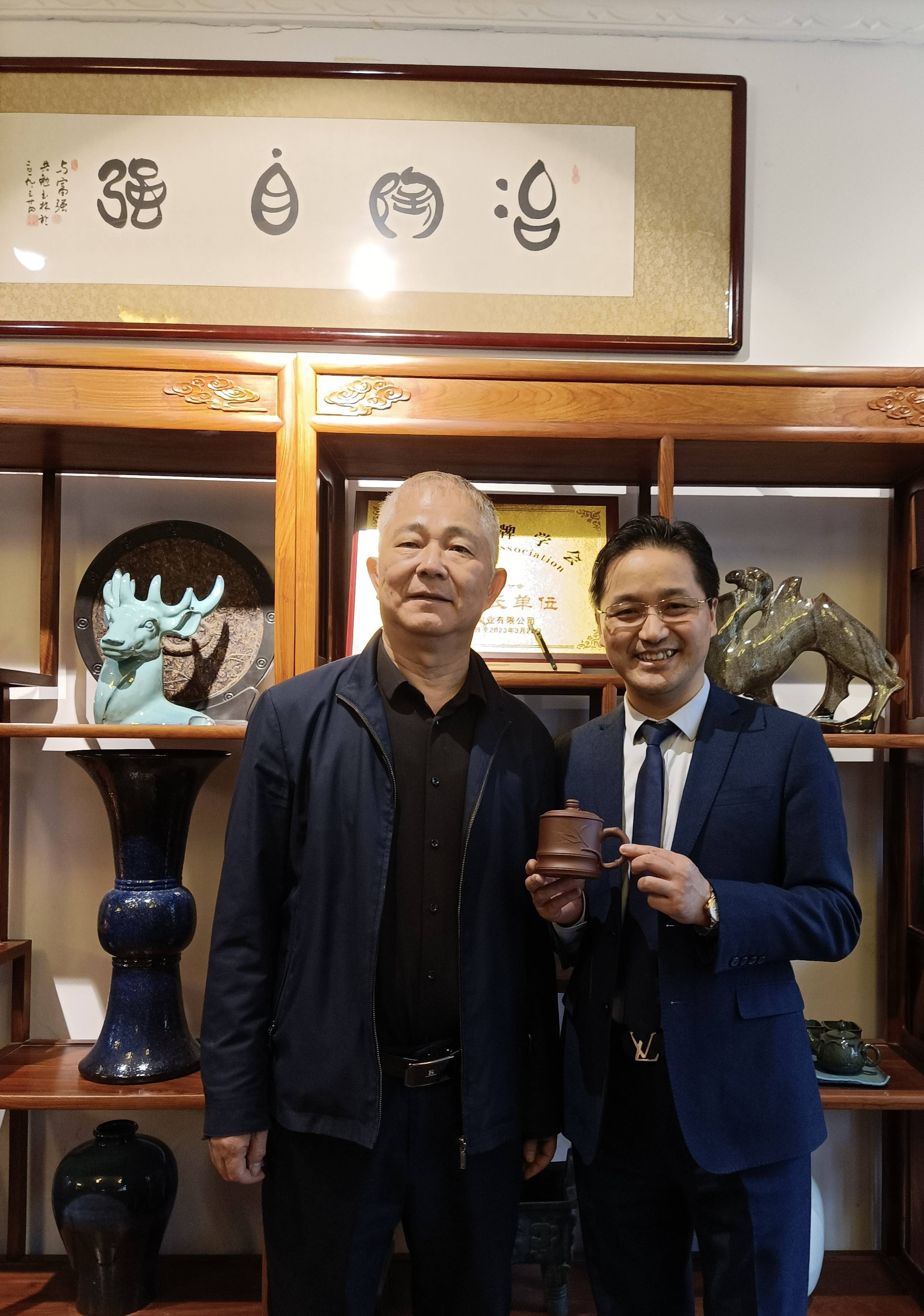 "紫砂情缘 工匠精神"——江苏省工艺美术大师陈富强_陶瓷_日本_宜兴