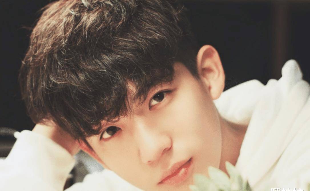 流量小生王安宇,撞脸杨洋和邱泽,还是中传的学霸校草?_魅力_资源_寸头