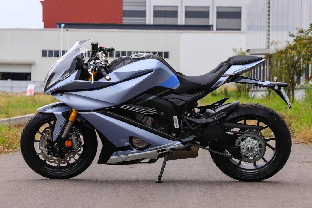 国产"最美"仿赛——易车摩托杰迪k750静态测评