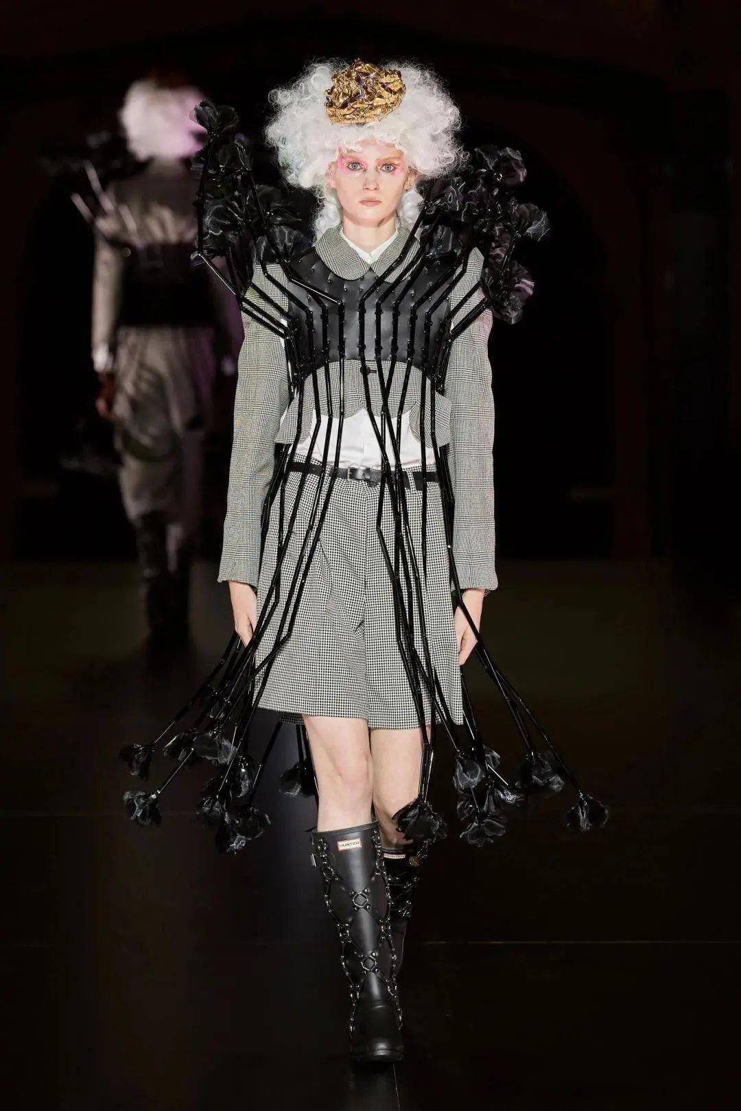 noir kei ninomiya パンツ（その他） 黒 2019324J0015 Noir Kei Ninomiya 2023春夏| 带你领略“五彩斑斓的黑”！_服装_
