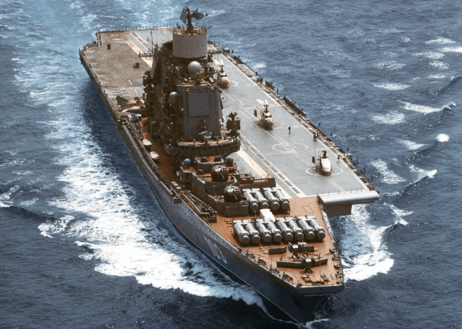 1991年苏联解体后,俄罗斯继承了苏联的大部分军事力量,包括巴库号.