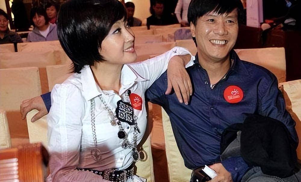 演员阿峰:刘晓庆和我结婚只为报恩,分手17年,只想当个好爸爸_团里