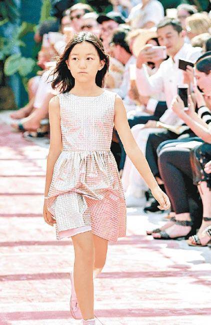 李嫣14岁长到170,腿却成粗大壮_李亚鹏_身高_网友