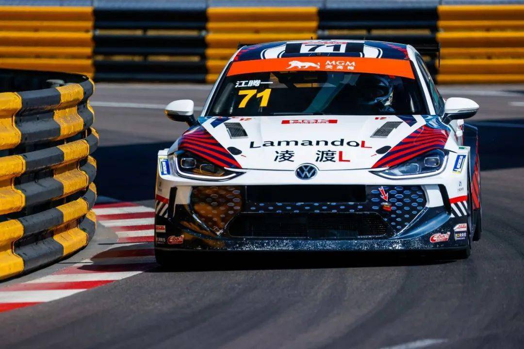 – ctcc中国汽车场地职业联赛】–排位赛1及2_赛车_侯夫_格兰