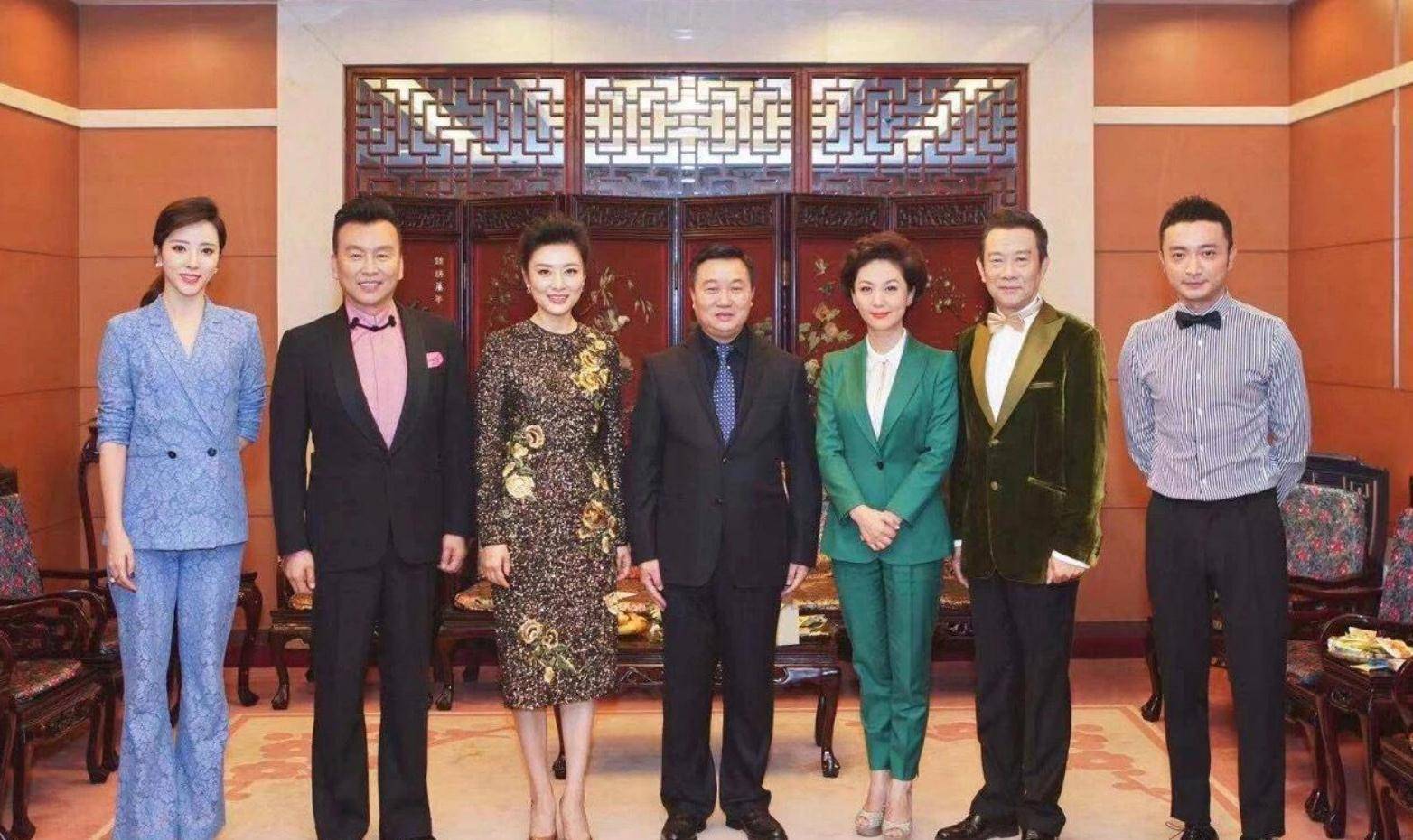 央视老牌新闻主播存在感降低,文静出镜率下滑,欧阳夏丹淡出舞台_工作
