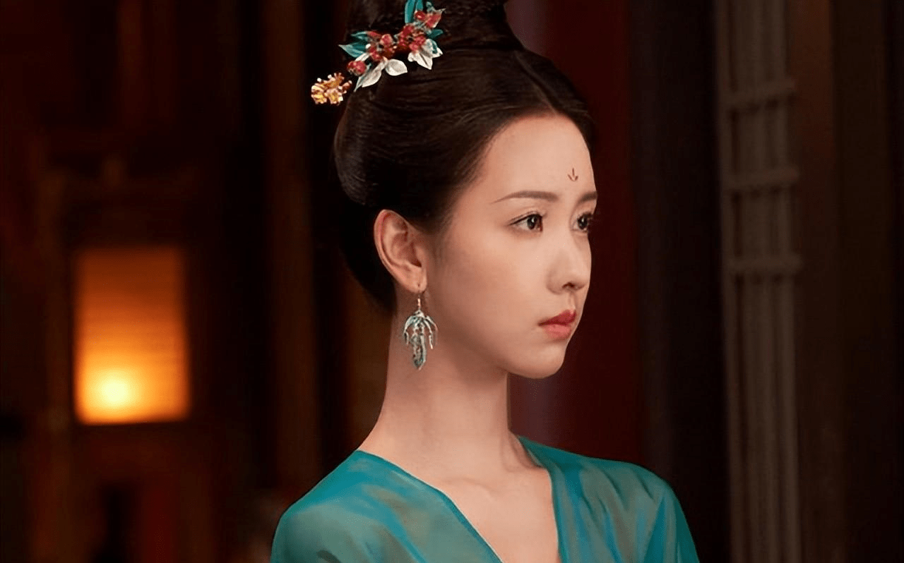 陈都灵的6部待播古装剧,长月烬明惊艳出圈,狐妖小红娘造型超美_角色