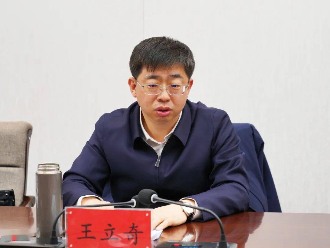 何正军汇报了肃州区疫情防控工作情况,酒泉市副市长陈国喜参加活动