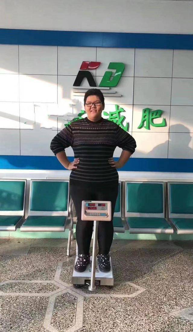 亚洲举重冠军才力:33岁因病遗憾去世,妻儿却陷入了丑闻漩涡_刘成菊