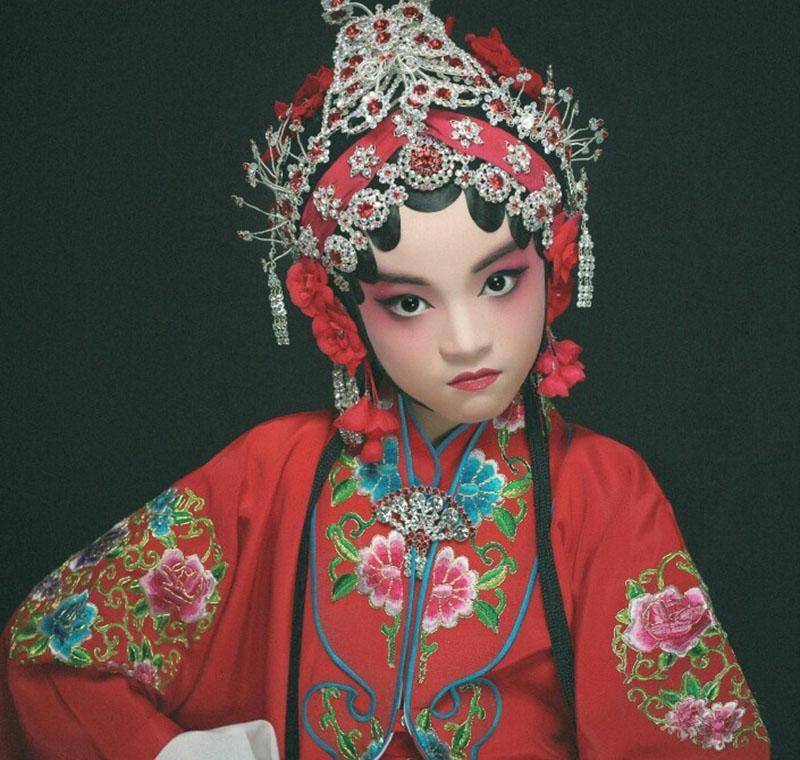"豫剧神童"张楚怡:3岁上电视,4岁获金奖,唱腔动作尽显王者范儿_戏曲
