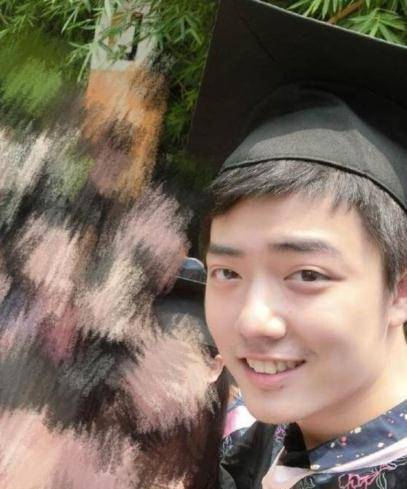 何炅,李现,肖战,黄晓明,男星大学时期照片,看看变化大不大_胡歌_毕业