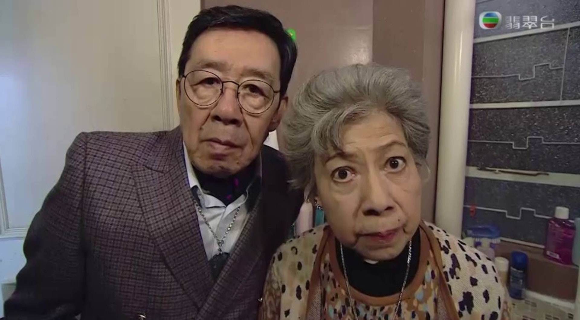 胡枫罗兰亲自辟谣结婚传闻：假的！_谣言_账号_结婚证