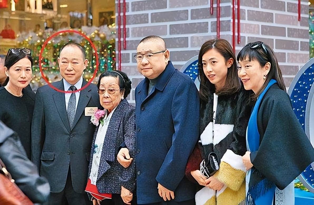 这个刘銮鸿来头可不小,他就是香港五大富豪之一的刘銮雄的亲弟弟.