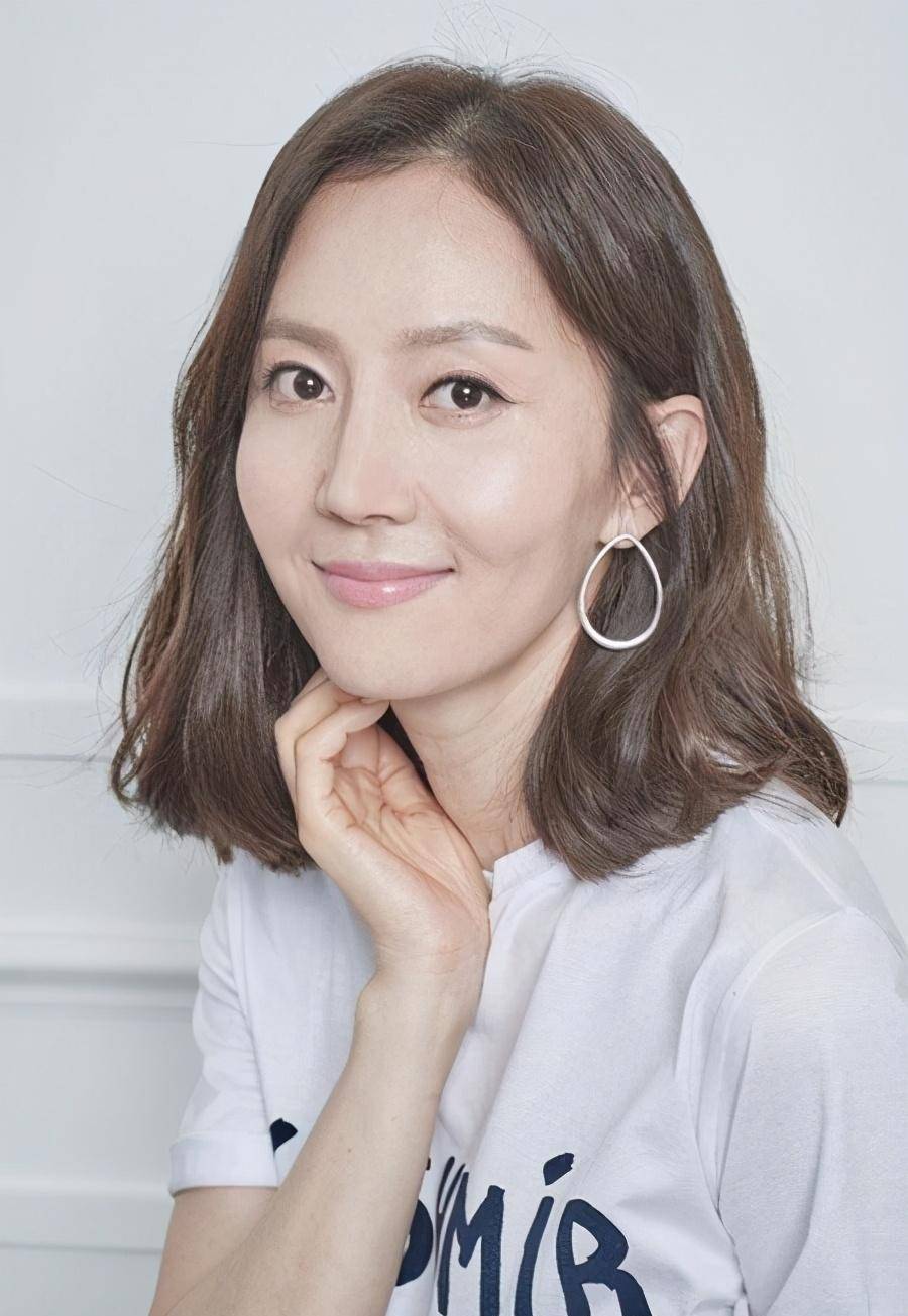廉晶雅苦恋张东健十年,最后却遭到背叛,出演《天空之城》再翻红_电影