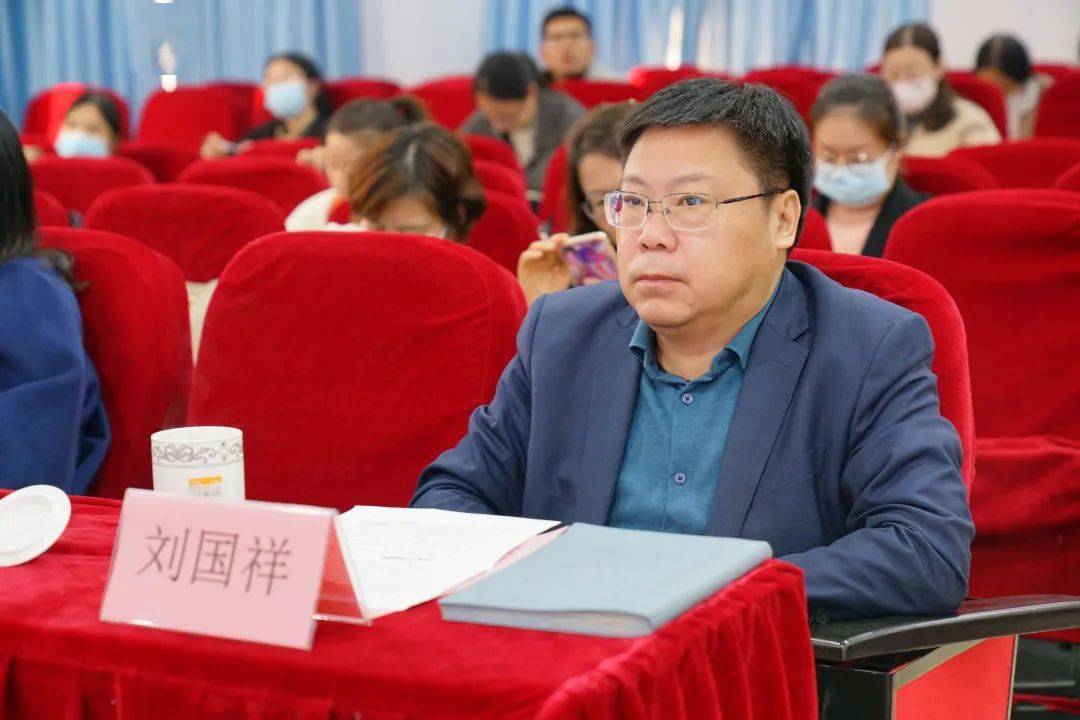 宜兴市教育局副局长刘国祥,教育局普教科科长张旻,教师发展中心副主任