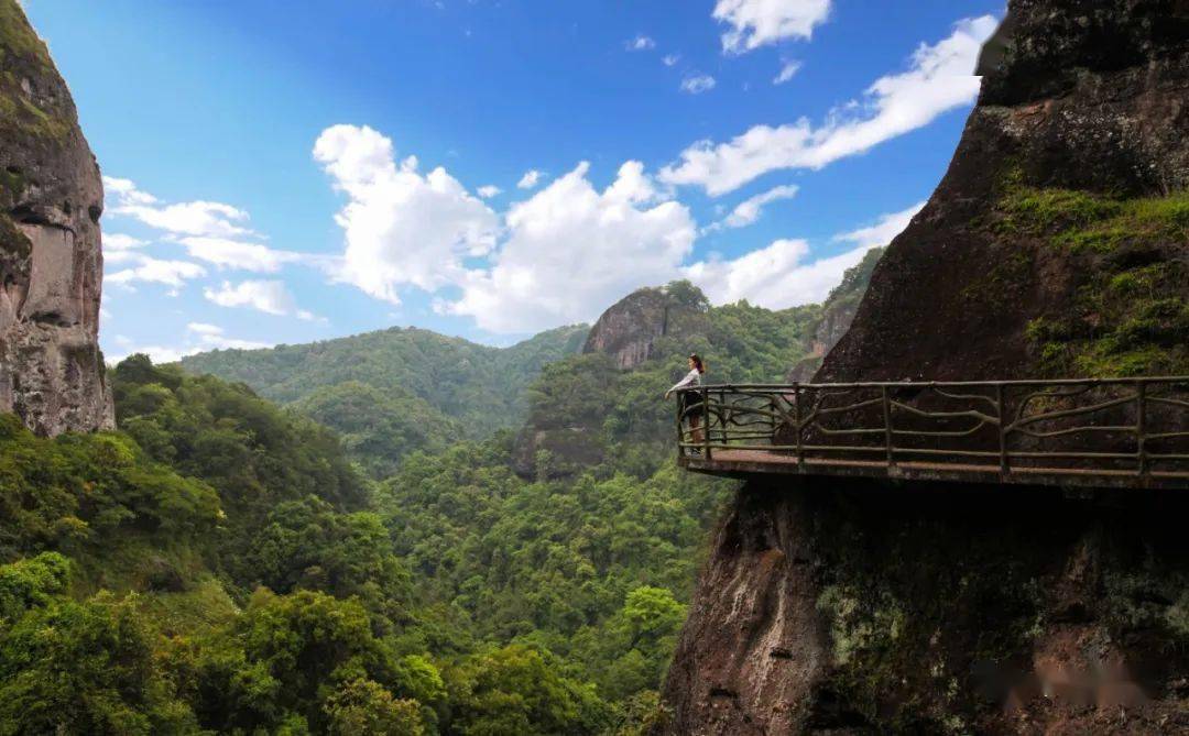 嘗一嘗平遠的客家菜,一口便讓你難忘;未時,日昳,去平遠各處旅遊景點