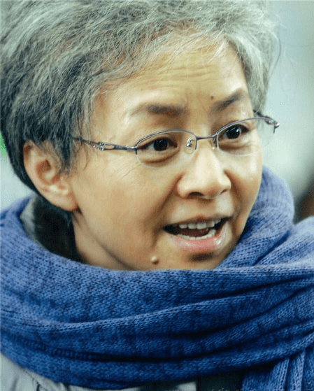 优秀演员宋丹丹,曾公开直言自己婚内不忠诚,今59岁幸福不已_舞台