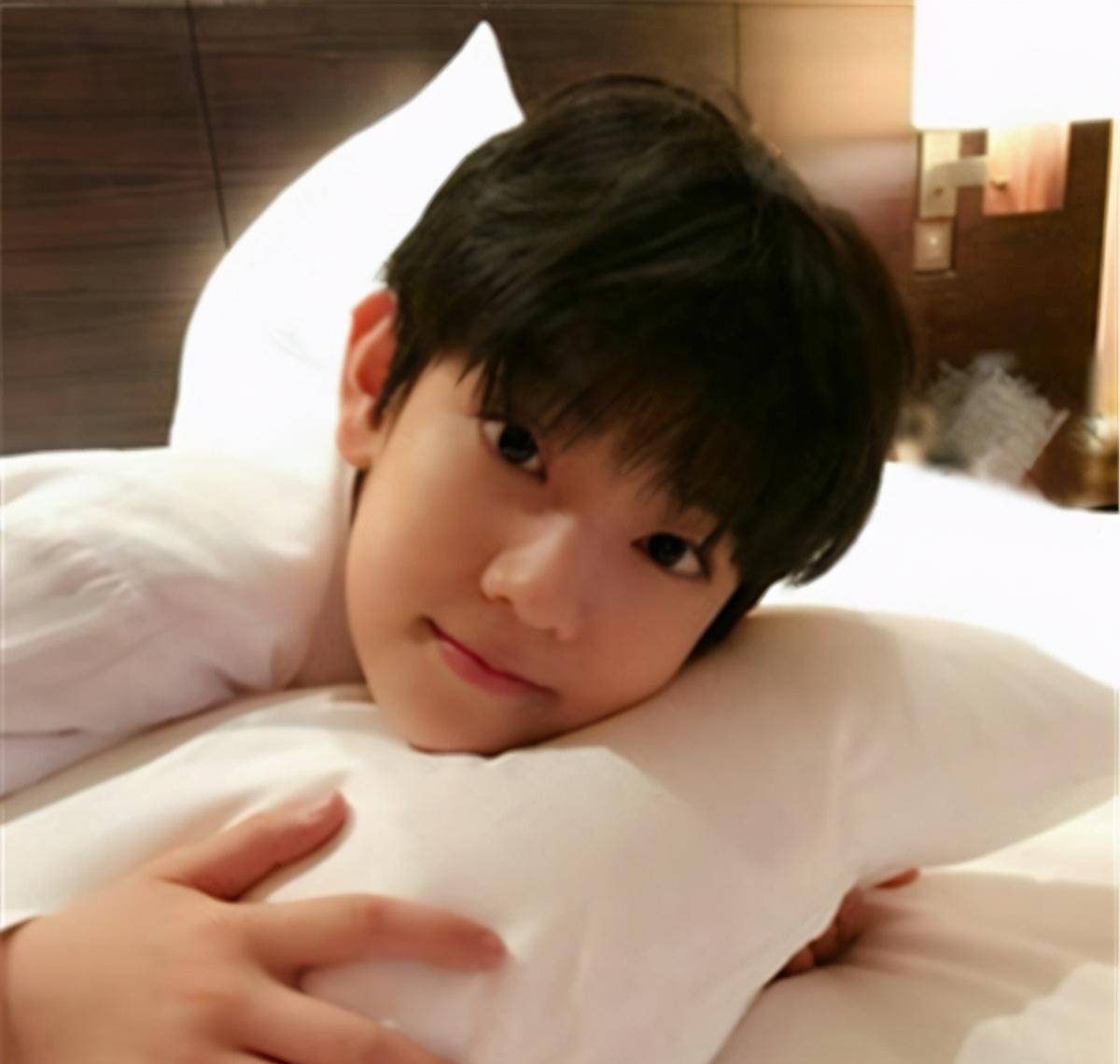 15岁爱豆恋爱曝光,聊天内容不堪入耳,粉丝失望取消应援活动_张铭浩