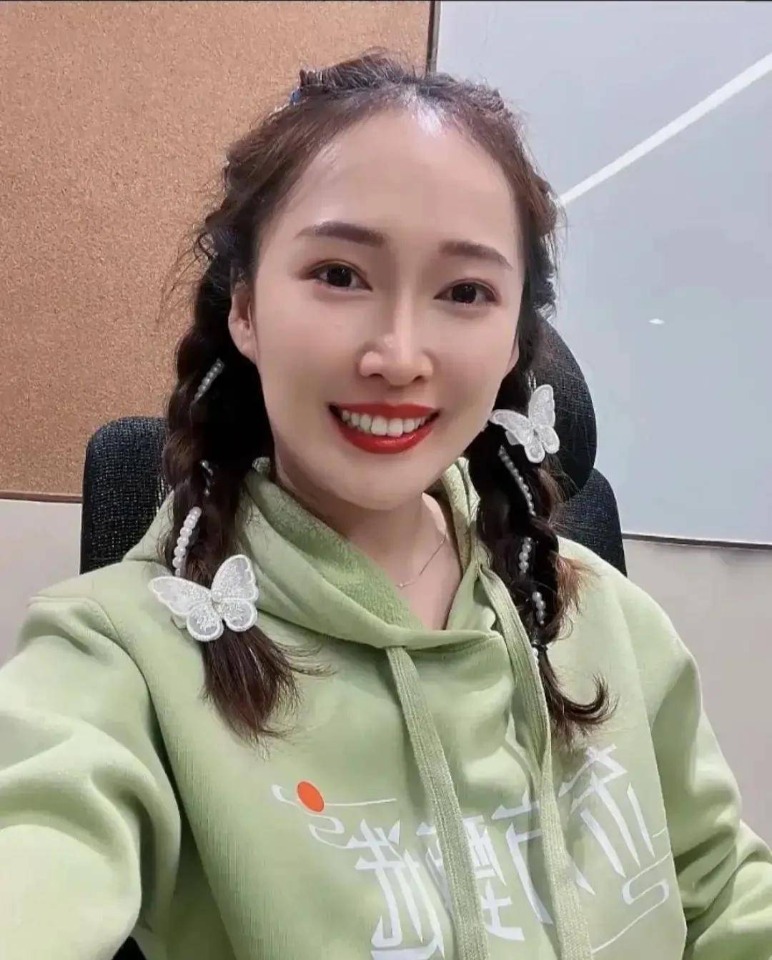 新东方女主播yoyo回山东潍坊老家结婚,新郎婚礼戴着红口罩_网友_寿光