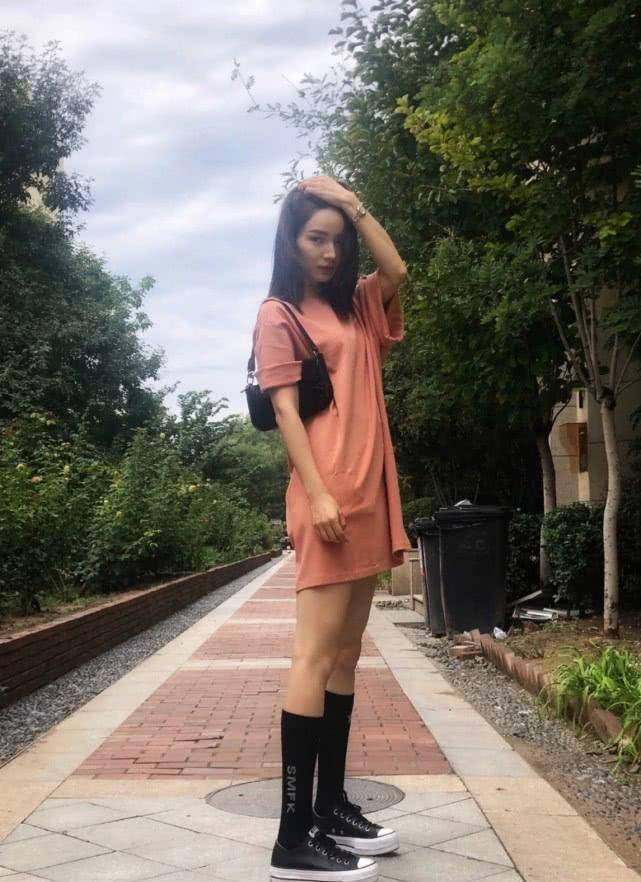 中戏校花代斯,素颜近照曝光,浓妆淡抹下,显得很漂亮,很有气质_胭脂_剧