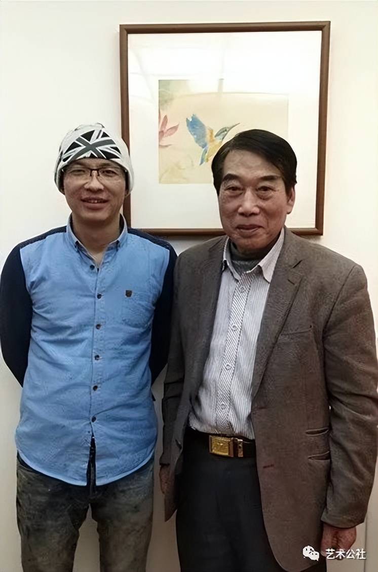 画家韦艺和张金右合影画家韦艺和爱新觉罗恒剑合影画家韦艺和张肇达