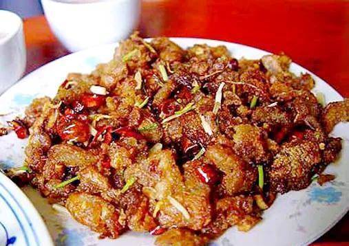 原创
            湖南最经典的10道湘菜，都是湖南人的心头爱，看看你喜欢哪几道呢
                
                 